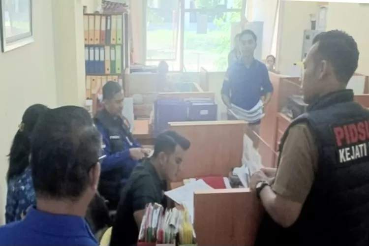 kejati ntt geledah kantor gubernur ntt