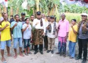 Pj. Gubernur NTT Serahkan Bantuan untuk Dukung Sektor Pertanian