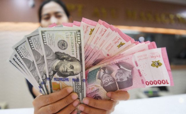 Rupiah Menguat, Dolar AS Turun ke Rp15.690, AS Dan Eropa Membawa Sentimen Positif Bagi Pasar