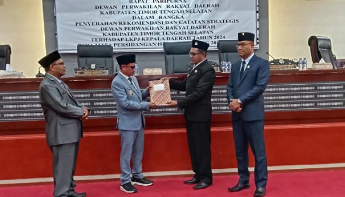 DPRD TTS Serahkan Catatan Strategis LKPJ Bupati, Army Konay: Ini Wujud Pengawasan Berkualitas!