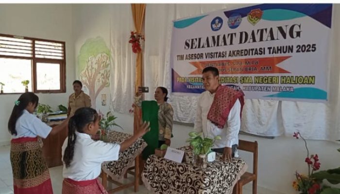 Gema Gong dan Likurai Sambut Tim Asesor Akreditasi di SMA Negeri Halioan