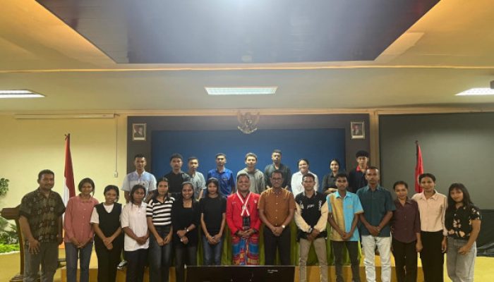 Kobarkan Semangat! Rektor Undana, Prof. Max Sanam Bangun Jiwa Kepemimpinan Kader IKIF