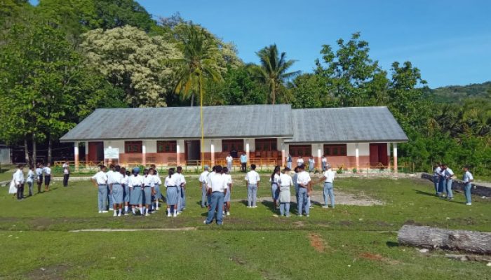 PLH Kepsek Joni Nabu Suarakan Pesan Tegas: Terus Mendidik, Terus Membimbing, Terus Melayani!