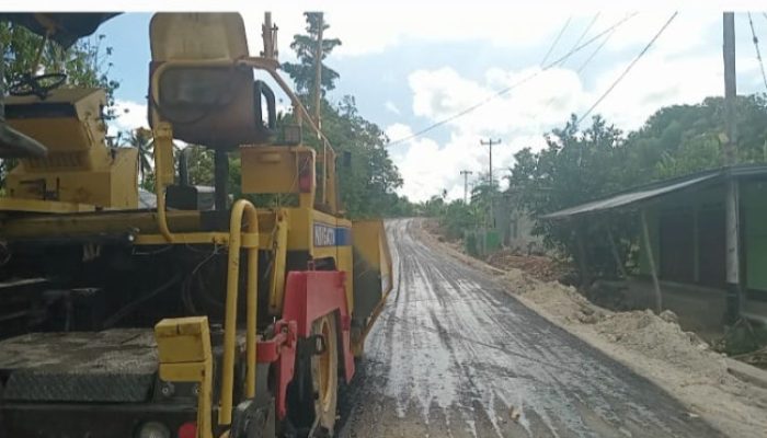 Direktur CV Bahagia Timor Mandiri Optimis Pengaspalan Jalan Rampung Tepat Waktu