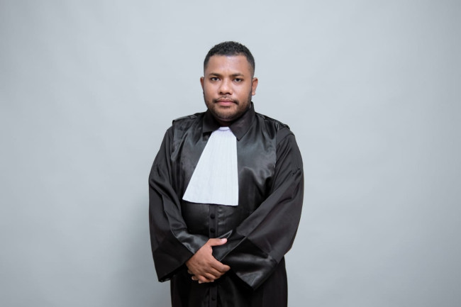 advokat-kayetanus-serans-h-desak-bupati-malaka-copot-pj-desa-rabasa-haerain