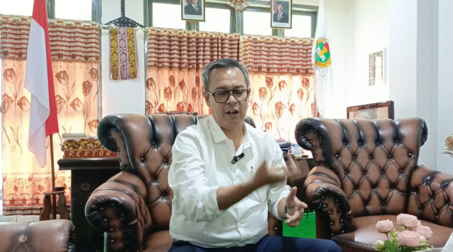 400-mahasiswa-terima-kip-kuliah-rektor-upg-1945-ntt-buka-akses-pendidikan-masyarakat-yang-kurang-mampu