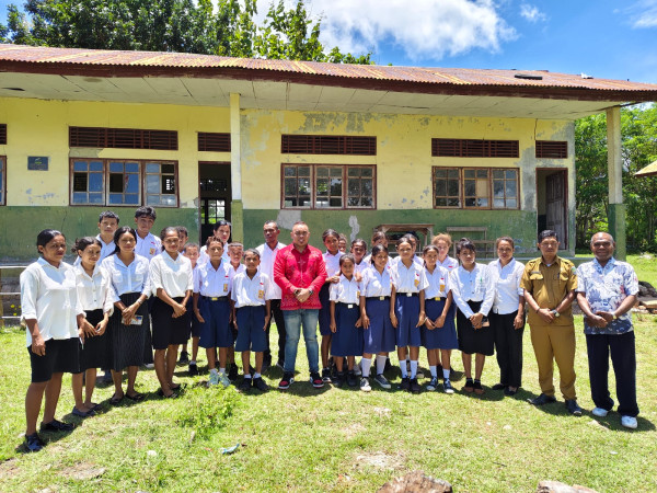Dari SD Nekto ke SMP Ninma, Ronaldo Asury Suarakan Kepedulian Pendidikan