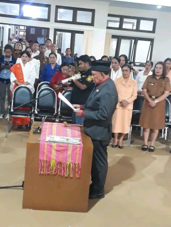 pasca-1-tahun-memimpin-bupati-tts-lakukan-rotasi-19-pejabat-pimpinan-tinggi-pratama