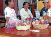 Inspirasi dari Raimanuk: Perjuangan Weni Manek Merajut Mimpi Kuliah Lewat Tenun Ikat