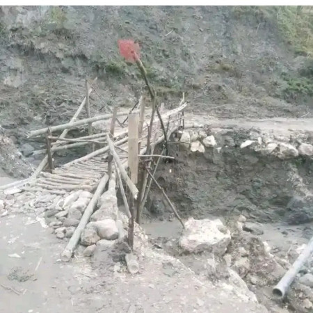 Jalan Rusak Tak Kunjung Diperbaiki, Warga Tiga Desa Lutarato Siap Turun Aksi 1 Jalan Rusak Tak Kunjung Diperbaiki, Warga Tiga Desa Lutarato Siap Turun Aksi