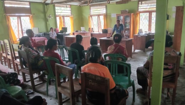 BREAKING NEWS:Warga Angkaes Datangi Kantor Dinas Sosial Malaka, Pertanyakan Nama Tak Masuk Daftar Bansos