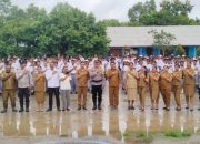 Di Bawah Mentari Pagi, Kapolsek Tasifeto Barat Tanamkan Disiplin di SMA Negeri 2 Tasbar