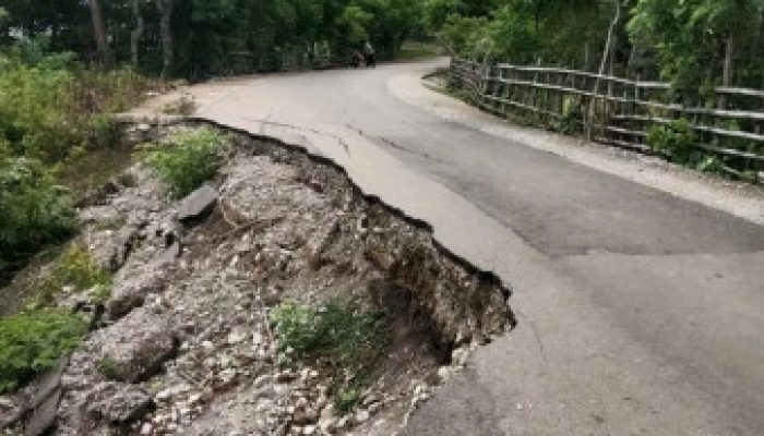 Akses Jalan Rusak di Desa Renrua Ancam Keselamatan dan Hambat Ekonomi Warga, Tokoh Pemuda Minta Atensi Pemerintah