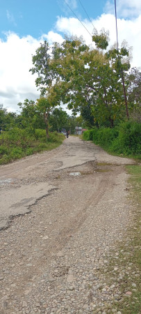Jadi ‘Jebakan’ Saat Hujan, Jalan Rusak di Kuneru Picu Keluhan Warga Manumutin