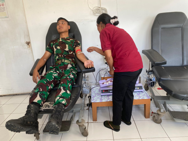 Aksi Luar Biasa Personel Pos Fatuha, Ulangi Donor Darah untuk Membantu Pasien Kekurangan Darah