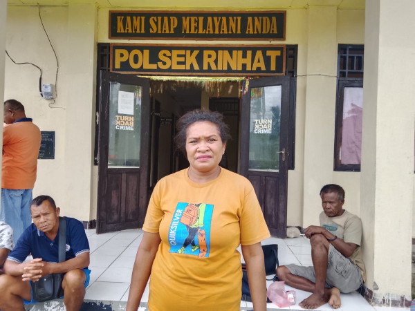Tak Gentar Cari Keadilan! Aplonia Baki Tegaskan Tetap Lanjutkan Kasus Dugaan Penganiayaan di Polsek Rinhat 1 tak-gentar-cari-keadilan-viktoria-fatin-tegaskan-tetap-lanjutkan-kasus-dugaan-penganiayaan-di-polsek-rinhat