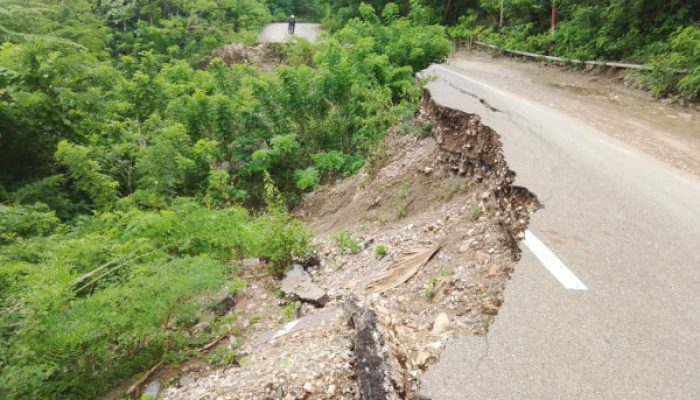 Jalan Rusak dan Sempit di Dusun Abat Ancam Keselamatan, Warga Desak Pemprov NTT Segera Perbaiki