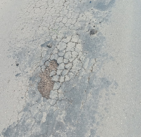 Proyek Miliaran Retak, Kadis PUPR Provinsi Belum Merespons Saat Dikonfirmasi