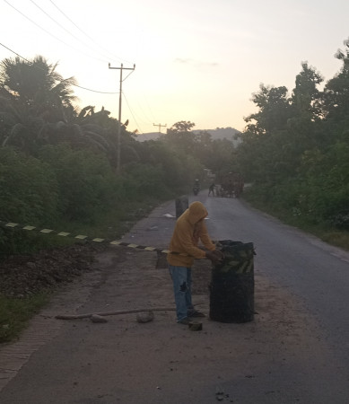 Proyek Miliaran Retak, Perbaikan Mulai Dikerjakan Saat Kadis PUPR Belum Merespons