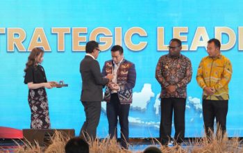 wali-kota-kupang-raih-penghargaan-nasional-transformasi-kota-di-timur-indonesia-diakui