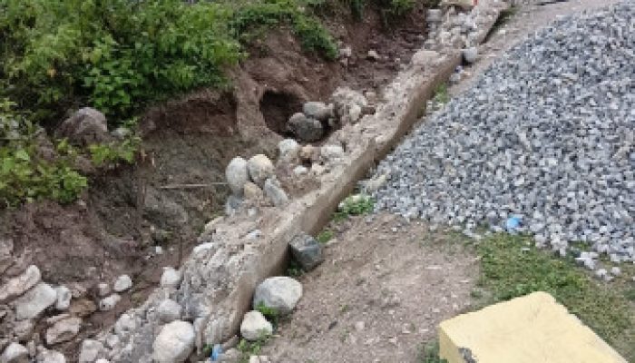 Penahan Tanah di Dusun Talioan Ambruk, Warga Desak Kontraktor dan Kepala Desa Bertanggung Jawab