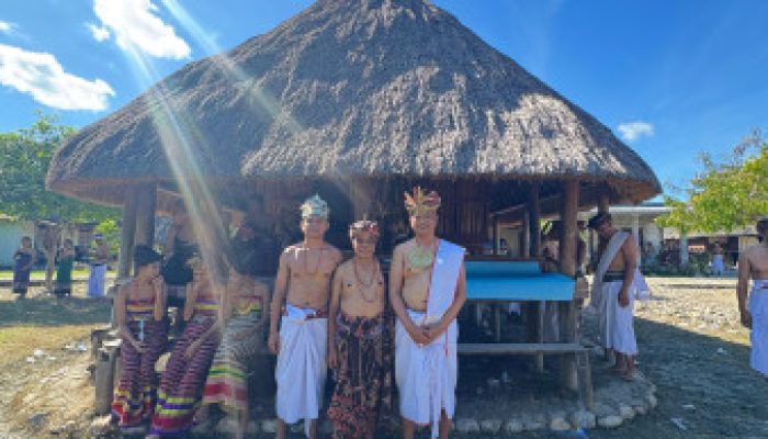 Di Bawah Langit Kamanasa: Saat Riki Ganjar Gumilar Menari Bersama Rakyat, Merawat Budaya dalam Harmoni Panen Raya