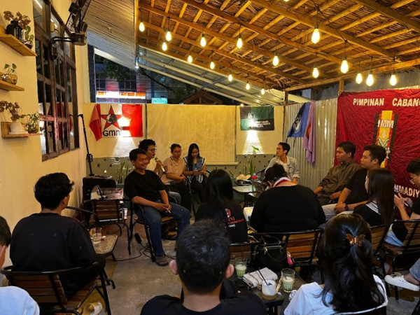 CIPAYUNG Plus Sintang Gelar Nobar dan Diskusi Hari Buruh Internasional, Sekaligus Launching Forum Mengakar