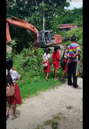 Masyarakat Desa Lotas Apresiasi Respon Cepat Pemda TTS Tangani Infrastruktur Rusak