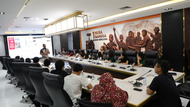 BNPB Berbagi Pengetahuan di Hadapan Mahasiswa NUS 1 bnpb-berbagi-pengetahuan-di-hadapan-mahasiswa-nus