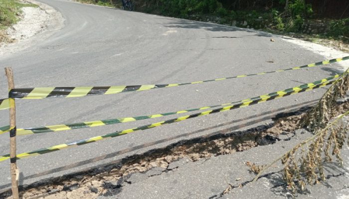 Jalan Welaus Terancam Putus, Longsor di Weklese Kian Parah, Warga Soroti Lambannya Penanganan