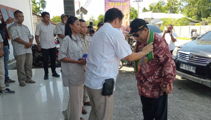 “Benny Chandradinata Kalungkan Kehormatan: Esthon Foenay Disambut Hangat di Bumi Malaka”