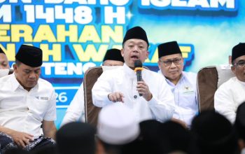 serahkan-243-sertipikat-tanah-wakaf-nusron-tegaskan-pentingnya-menjaga-aset-umat-untuk-kemaslahatan-bersama