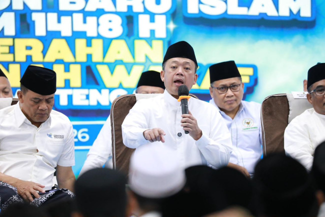 serahkan-243-sertipikat-tanah-wakaf-nusron-tegaskan-pentingnya-menjaga-aset-umat-untuk-kemaslahatan-bersama