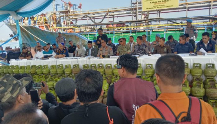 Dari Pelabuhan Makassar, Polda Sulsel Beberkan Pengungkapan Kasus BBM Subsidi dan LPG Ilegal