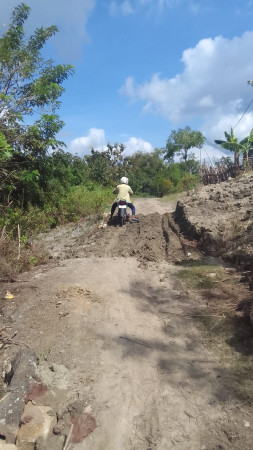 Terisolasi Akibat Longsor, Warga Raakfau Minta Akses Jalan Segera Diperbaiki
