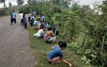 Rintik Hujan Tak Surutkan Semangat, SMAN Halioan Tebar Aksi Nyata untuk Malaka Bersih 4 Rintik Hujan Tak Surutkan Semangat, SMAN Halioan Tebar Aksi Nyata untuk Malaka Bersih