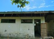 Miris! SMPN Forekmodok Belum Miliki Gedung, Siswa Belajar Menumpang di Bangunan Nyaris Roboh