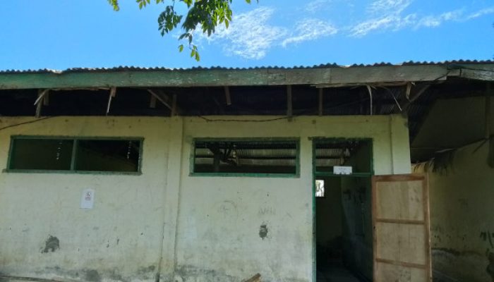 Miris! SMPN Forekmodok Belum Miliki Gedung, Siswa Belajar Menumpang di Bangunan Nyaris Roboh