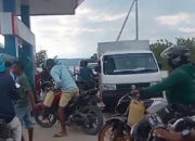 Masyarakat Resah, Petugas SPBU Wealaus Diduga Lebih Utamakan Pengisian BBM ke Jerigen Dibanding Kendaraan