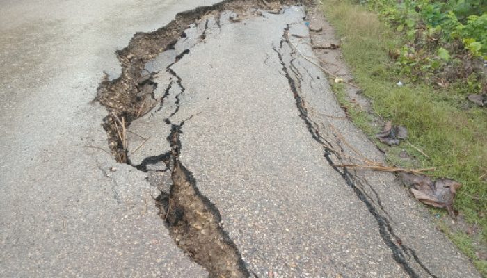 Breaking news : Jalan Sanleo Nyaris Ambruk, Jalur Malaka–Belu Terancam Putus