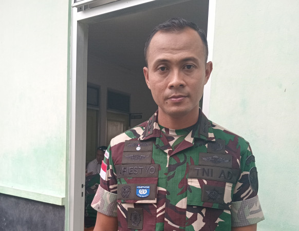 Diguyur Hujan Deras, Semangat Dandim Belu Tak Surut: Kunker Perdana di Malaka Jadi Bukti Totalitas Pengabdian
