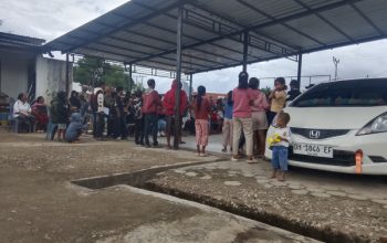 Ratusan Siswa dan Orang Tua Padati BRI Halilulik untuk Pencairan Dana PIP 7 Ratusan Siswa dan Orang Tua Padati BRI Halilulik untuk Pencairan Dana PIP
