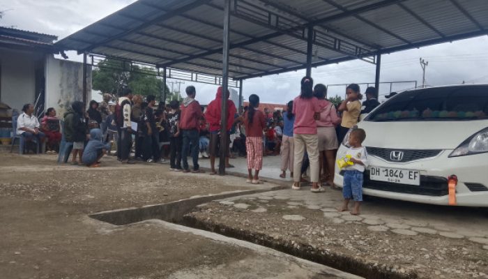 Ratusan Siswa dan Orang Tua Padati BRI Halilulik untuk Pencairan Dana PIP