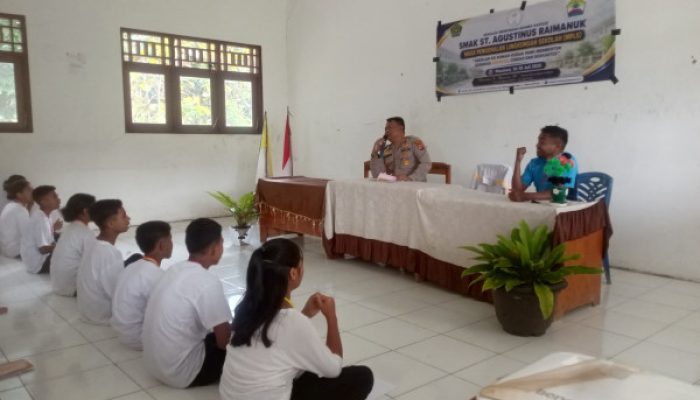 Kapolsek Raimanuk Tanamkan Wawasan Kebangsaan dan Bela Negara kepada Siswa Baru SMAK St. Agustinus Raimanuk