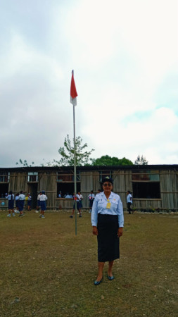 Miris! Siswa SMPN Oenaek Terpaksa Buang Air di Hutan, Sekolah Masih Berdinding Bebak dan Tanpa WC