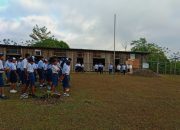Ironi Pendidikan di Malaka: Siswa SMPN Oenaek Belajar di Ruang Berdinding Bebak, Meja Masih Dirakit dari Tripleks 10 Ironi Pendidikan di Malaka: Siswa SMPN Oenaek Belajar di Ruang Berdinding Bebak, Meja Masih Dirakit dari Tripleks
