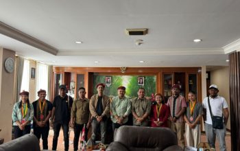 Langkah Awal Nahkoda Baru PMKRI, Christian Rettob Bersama DPC PMKRI Ruteng Temui Bupati Manggarai Perkuat Kolaborasi Masa Depan 4 Langkah Awal Nahkoda Baru PMKRI, Christian Rettob Bersama DPC PMKRI Ruteng Temui Bupati Manggarai Perkuat Kolaborasi Masa Depan