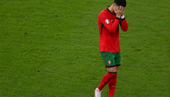 Portugal Tersingkir, Air Mata Pecah di Wemalae: Fans Cristiano Ronaldo Tak Kuasa Menahan Sedih