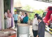 Tekan Penjualan Minyak Tanah di Atas HET, Perindagkop Malaka Siapkan Spanduk dan Nomor Pengaduan 12 Tekan Penjualan Minyak Tanah di Atas HET, Perindagkop Malaka Siapkan Spanduk dan Nomor Pengaduan