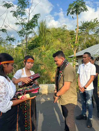 Mandataris PMKRI Disambut Adat di Manggarai Barat, Titip Aspirasi Rakyat hingga Pesan untuk Senior di Pemerintahan